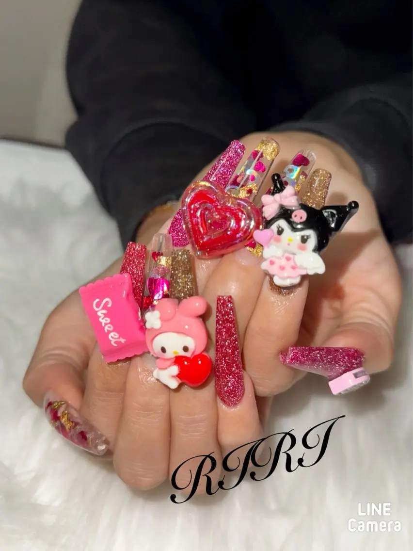 ネイル フラッシュネイル ジェルネイル ハート ホログラムネイル ロングネイル ハンドネイル riri オーナーのネイルデザイン
