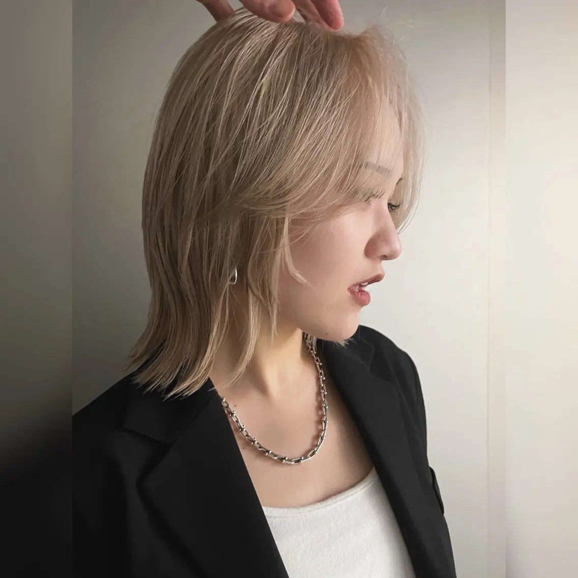 ミディアム カラー カット ヘアカラー ムード造るハイトーン ケアブリーチ/ユウキのヘアスタイル