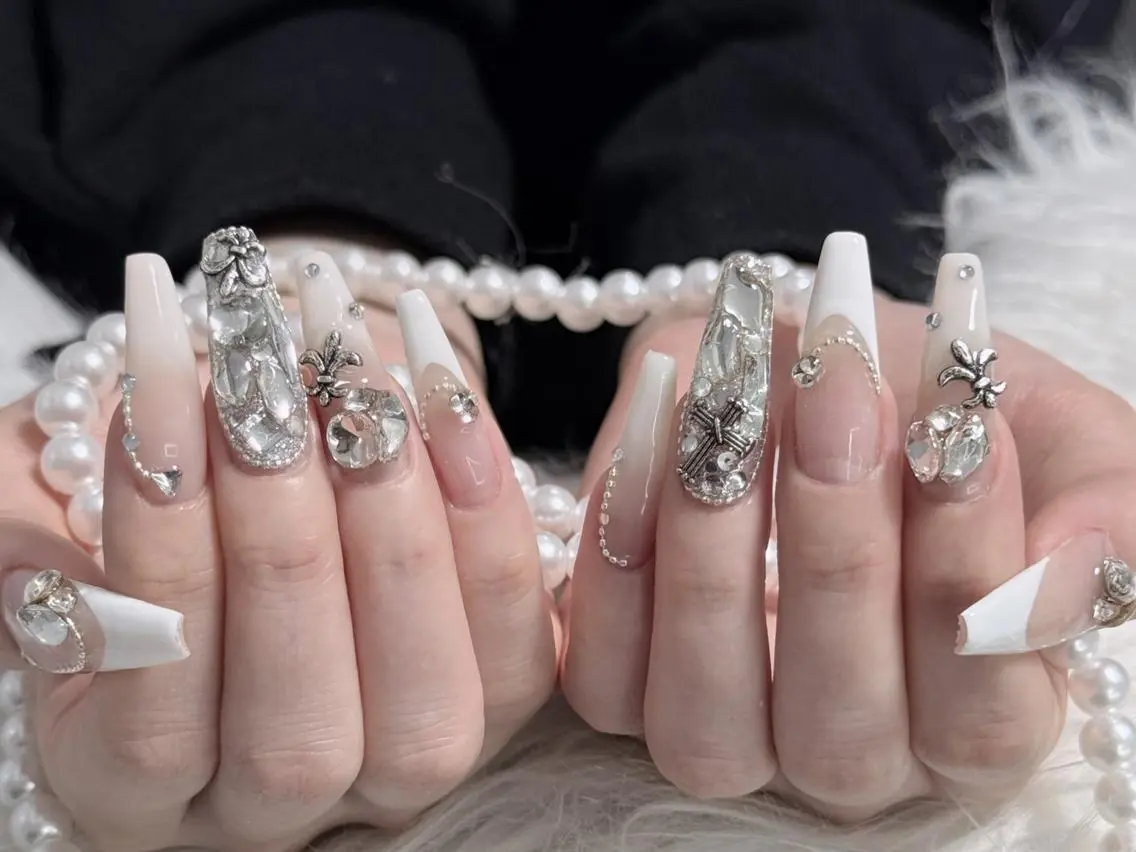 ネイル 長さ出し グラデーション 卒業式 キラキラネイル マグネットネイル Emi🌸Belle Nail Salonのネイルデザイン