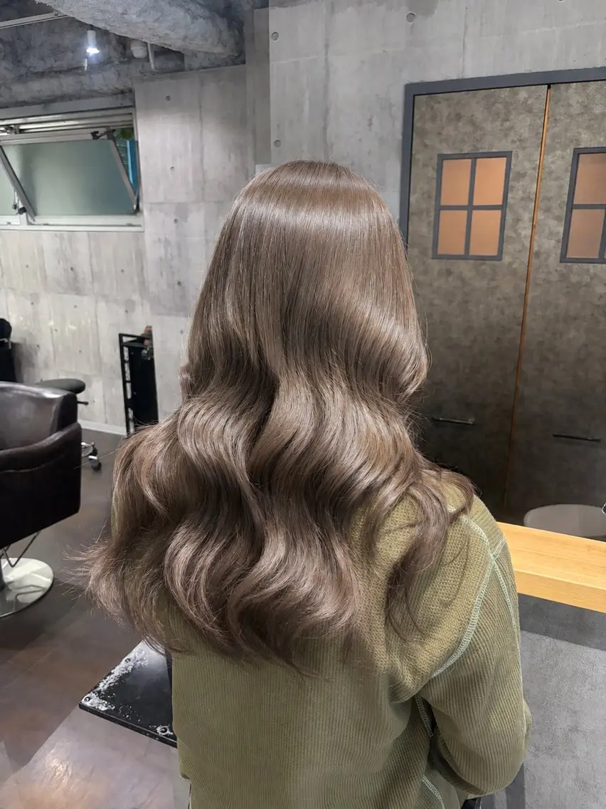 ロング ヘアカラー 💙透明感カラー推し 🇰🇷ココロ🦋のヘアスタイル