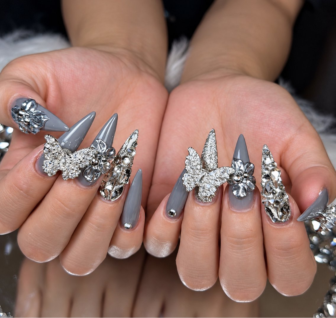 ネイル アートネイル ボルドー フレンチネイル ジェルネイル 氷ネイル・うるうるネイル ハンドネイル Julie NailSalonのネイルデザイン