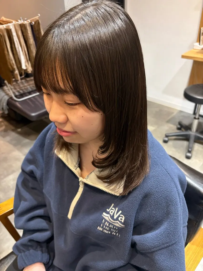 ミディアム カット ヘアカラー 小堀 いぶきのヘアスタイル