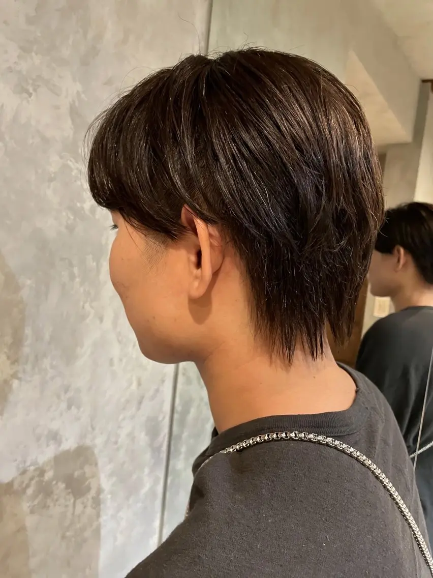 カラー メンズ 岩渕 春菜のヘアスタイル