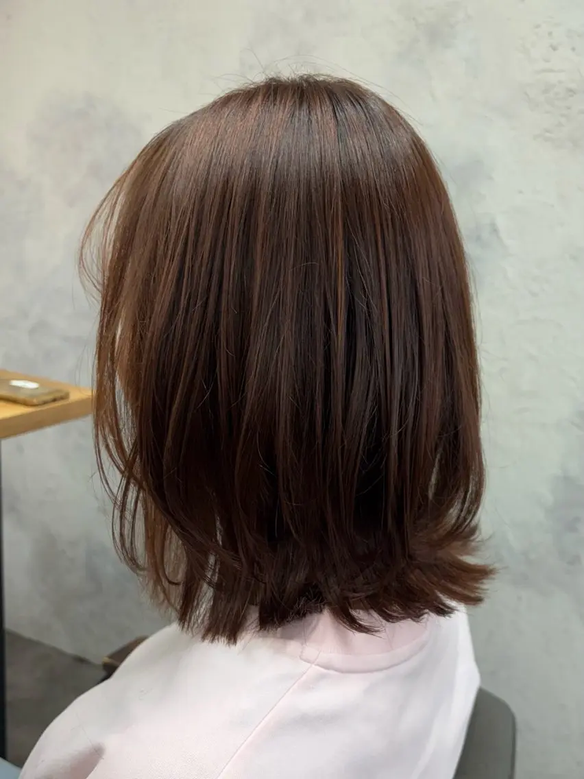 ミディアム ミディアムレイヤー ピンクブラウン レイヤーカット カット ヘアカラー シモイケ ルアのヘアスタイル