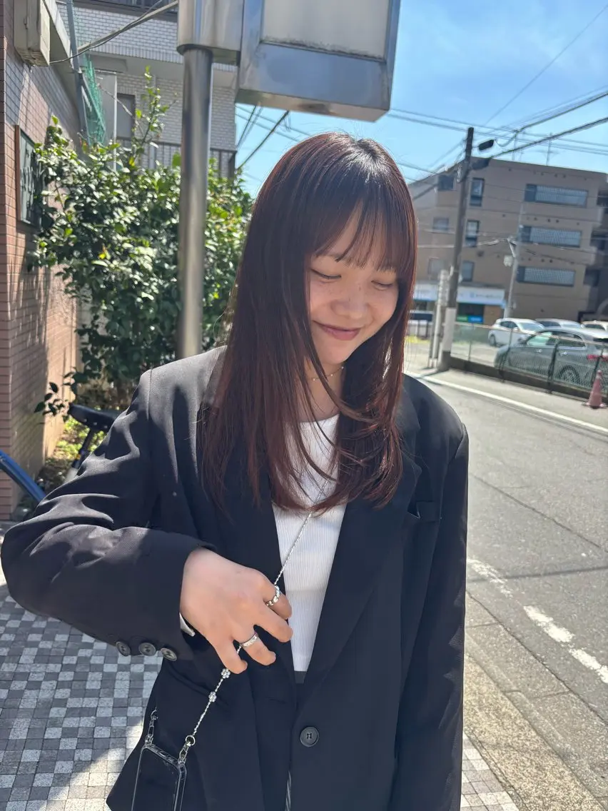 セミロング 宇留間 涼香のヘアスタイル