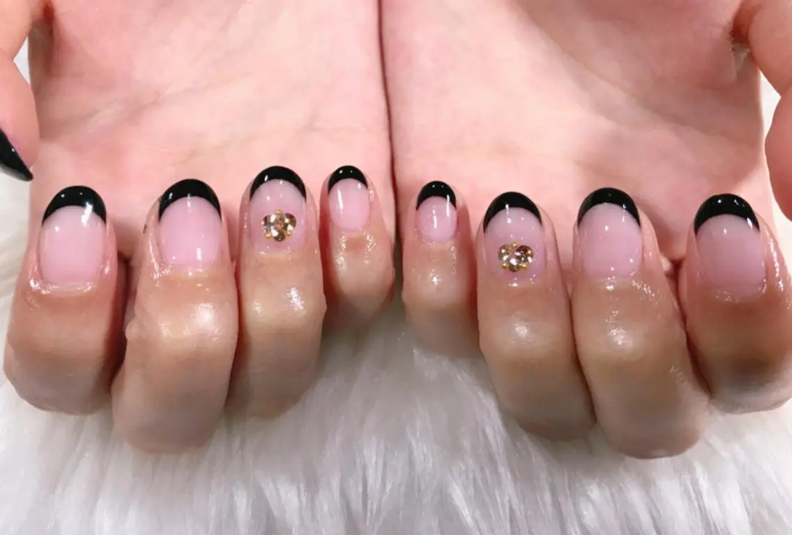 ネイル フレンチネイル nailartist lisaのネイルデザイン