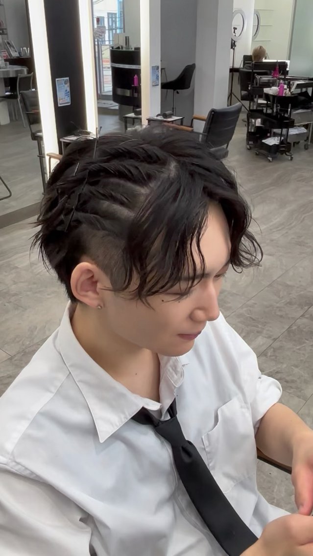 ショート パーマ ヘアアレンジ メンズ センターパート ヘアセット カット•パーマ特化/ 松下創斗のヘアスタイル