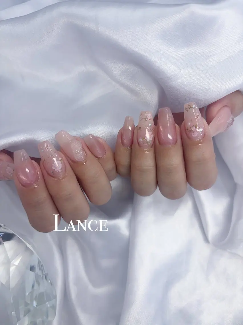 ネイル キラキラネイル 韓国ネイル ワンカラーネイル 春ネイル ワンホンネイル ハンドネイル Lance nailのネイルデザイン