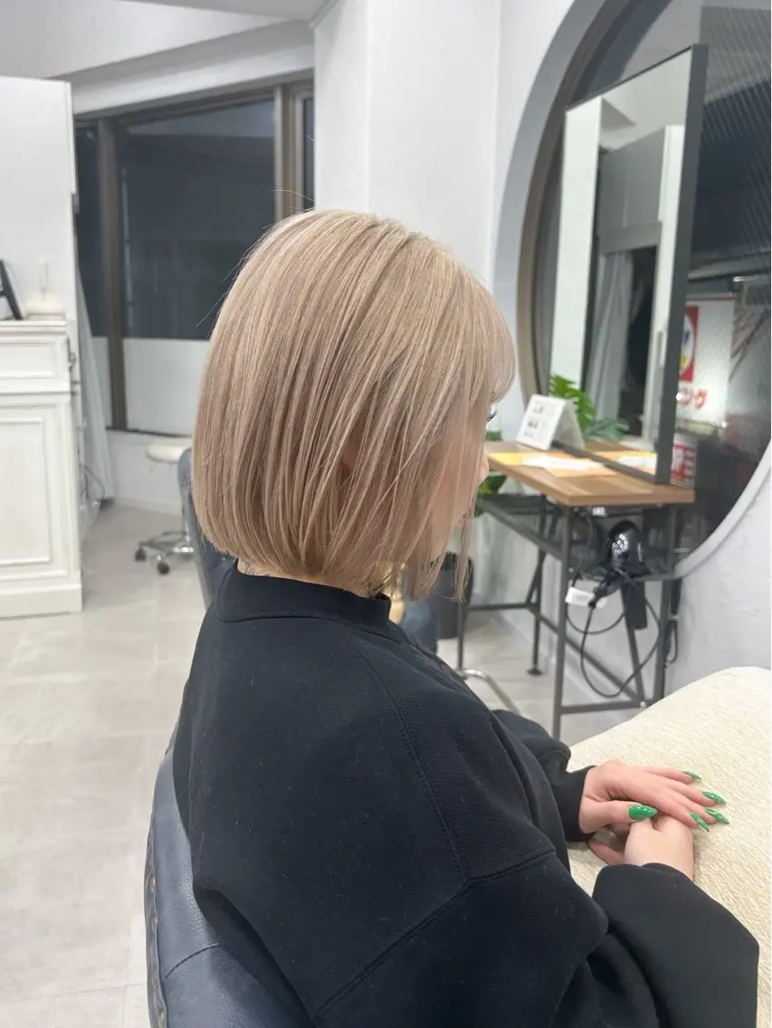 ✂︎カット+選べるブリーチオンカラー+トリートメント¥14400✂︎の写真