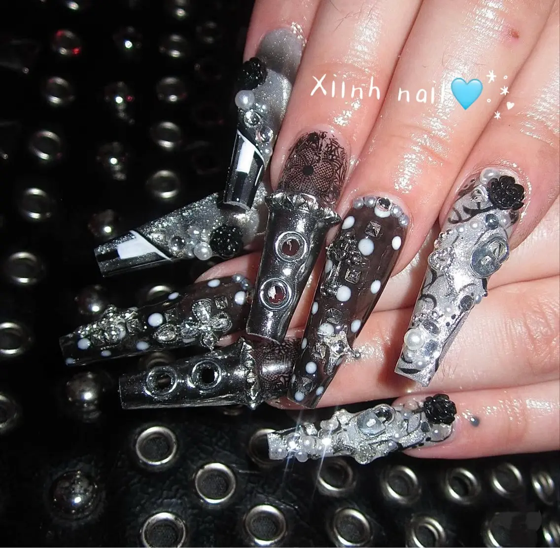 ネイル ブラウン チークネイル 桜ネイル 長さ出し フットネイル ハンドネイル XIINH NAIL SALONのネイルデザイン