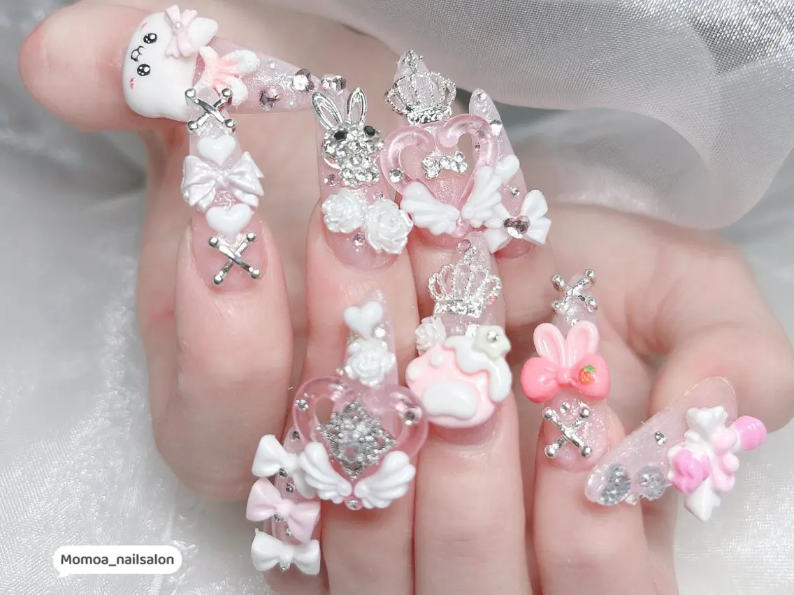 ネイル キラキラネイル 韓国ネイル スカルプネイル ハンドネイル MoMoA Nail ネイル長さ出し専門店のネイルデザイン