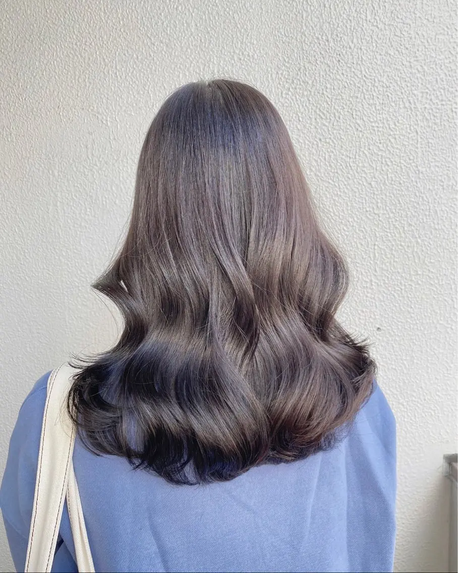 ロング カラー ハイトーンカラー 🦄レイヤーカットのヘアスタイル