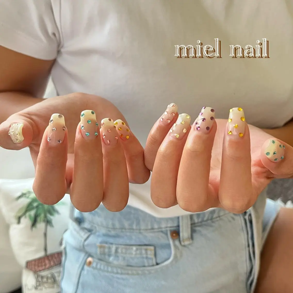 ネイル キラキラネイル ロングネイル ストーンネイル 夏ネイル ハンドネイル miel nailのネイルデザイン