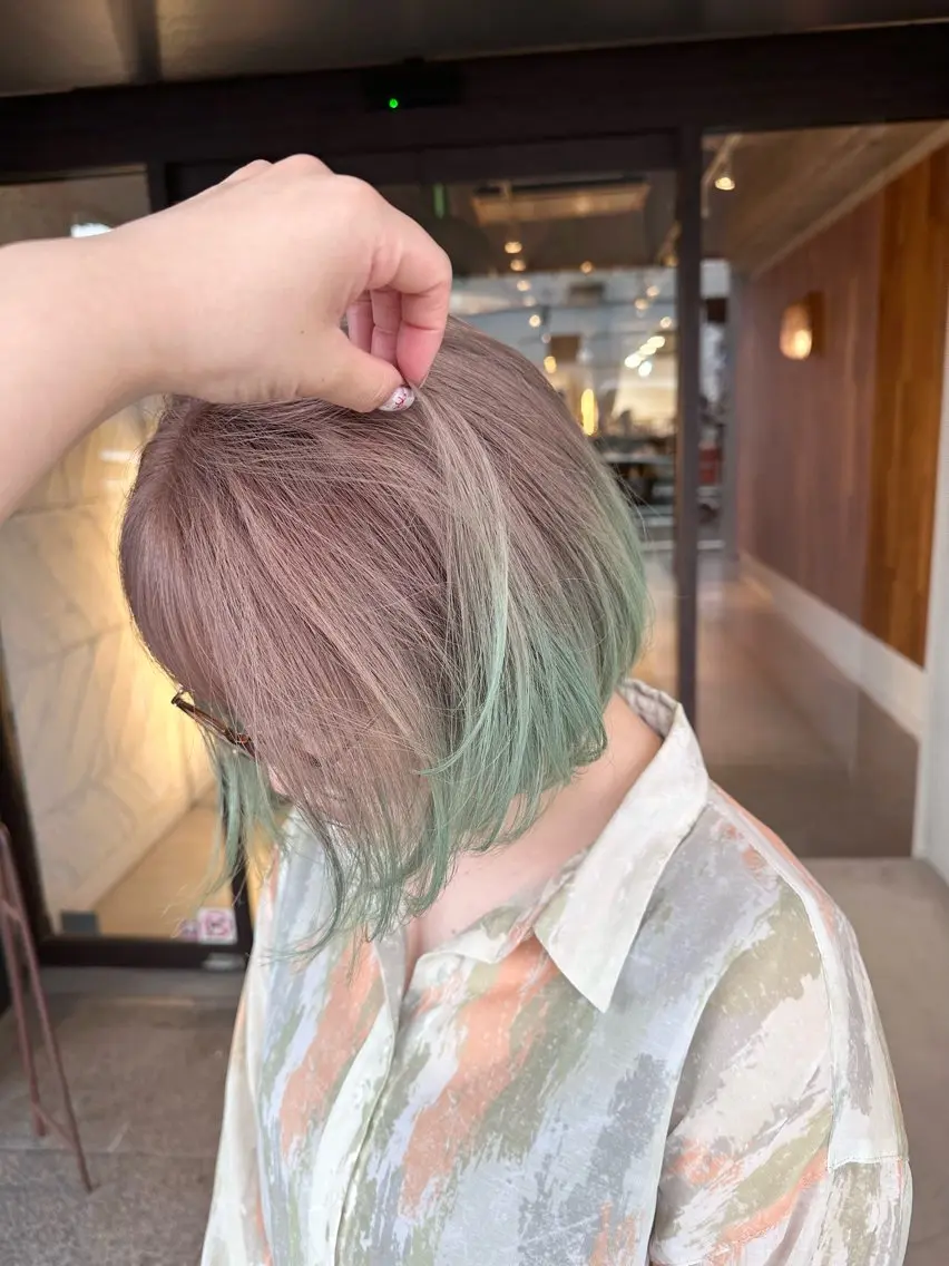 ミディアム カラー ベージュカラー ブリーチ デザインカラー ミント カット ヘアカラー ピンクカラー/ mana🎀のヘアスタイル