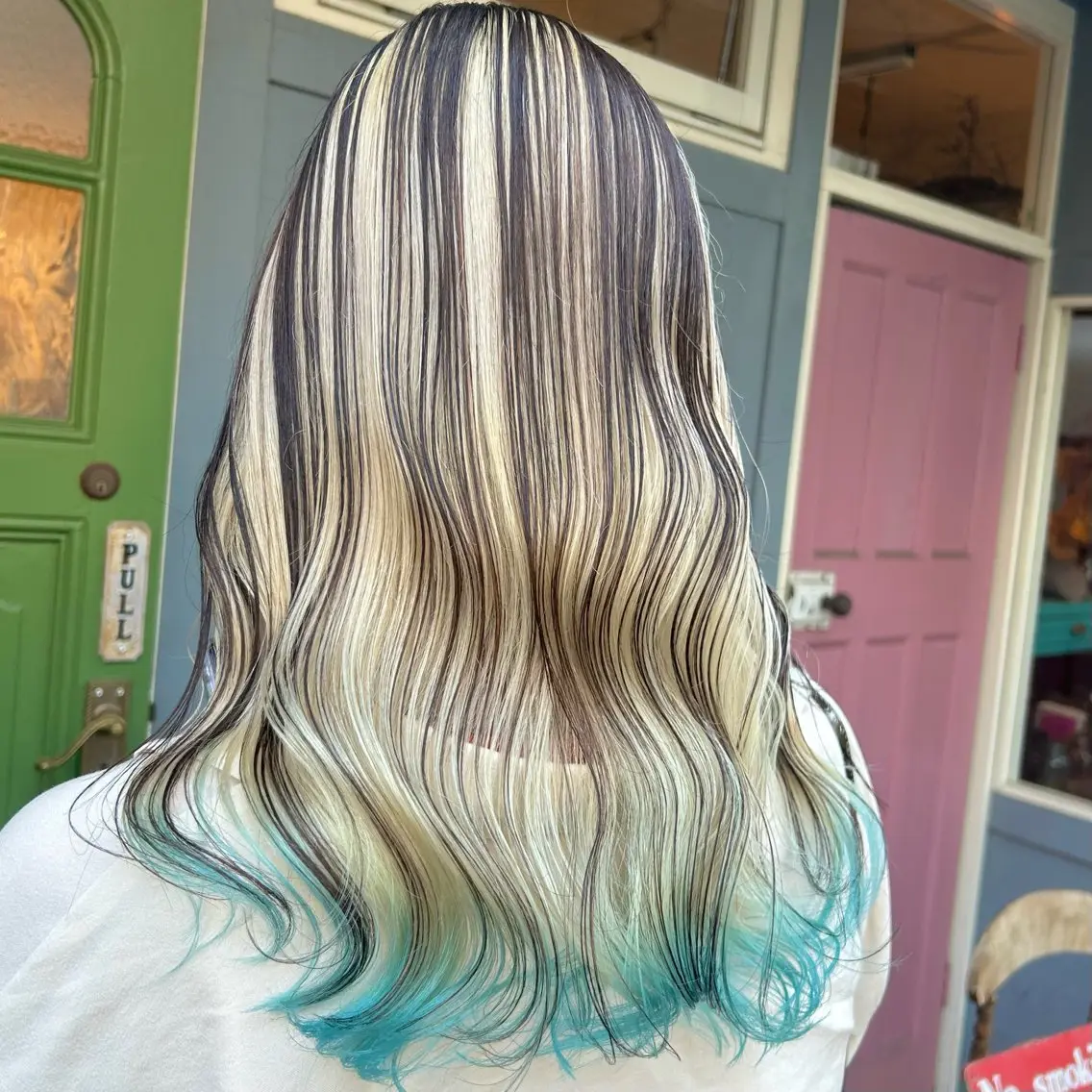 ミディアム カラー ブリーチ ハイトーンカラー カット ヘアカラー トリートメント ヘッドスパ BRITS 渡辺 菜々子のヘアスタイル