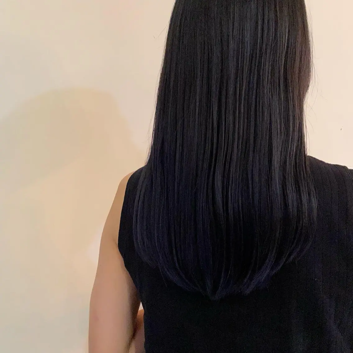 ロング カラー ヘアアレンジ キッズ 黒髪 ブルーカラー ブルーブラック Lisa 海外風スパイラルのヘアスタイル