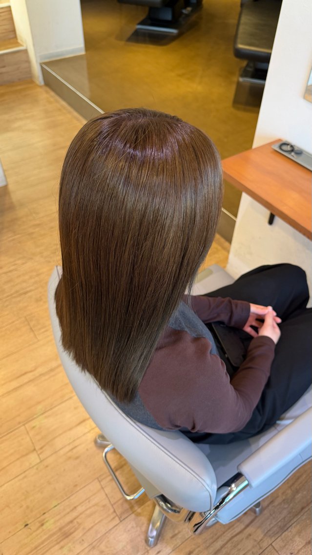 セミロング カラー アッシュ ベージュカラー 透明感カラー オレンジ ヘアカラー 砂川 瑠菜のヘアスタイル