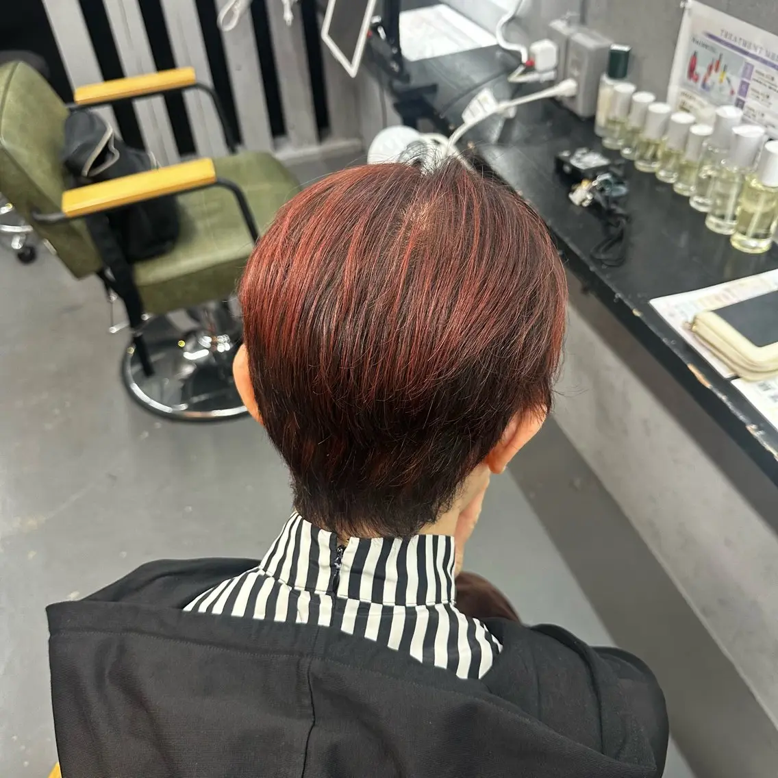 ショート ハイライト 出崎 風果のヘアスタイル