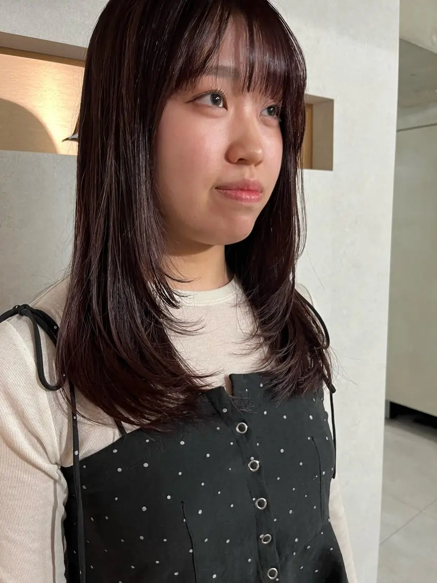 ミディアム カラー ボルドーカラー レイヤーカット anon Loemのヘアスタイル