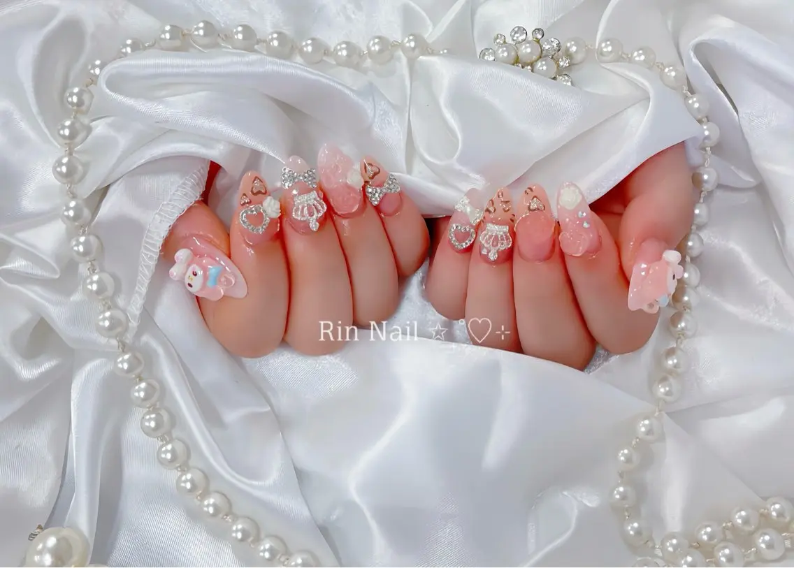 ネイル オーロラネイル チークネイル 桜ネイル クリアネイル ドット ハンドネイル Rin Nail 新大久保店のネイルデザイン