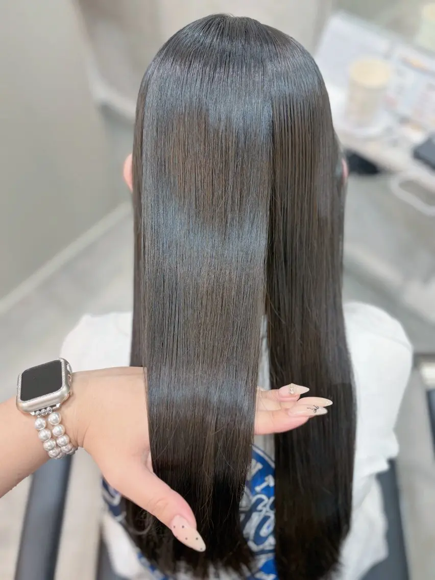 ロング カラー 透明感カラー グレージュ 縮毛矯正 karen 髪質改善のヘアスタイル