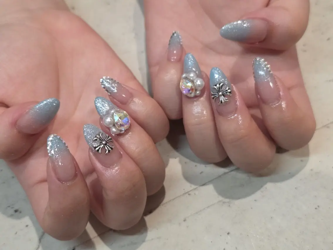 ネイル キラキラネイル 夏ネイル ハンドネイル 韓国/ワンホン/長さ 出しつけ放題🎀のネイルデザイン