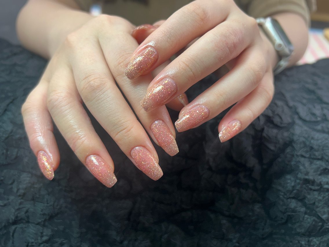 ネイル オーロラネイル フラッシュネイル フラワーネイル フレンチネイル キラキラネイル ハンドネイル ハンドケア 🌟LadyCoCo 🌟プロ ネイリストのネイルデザイン