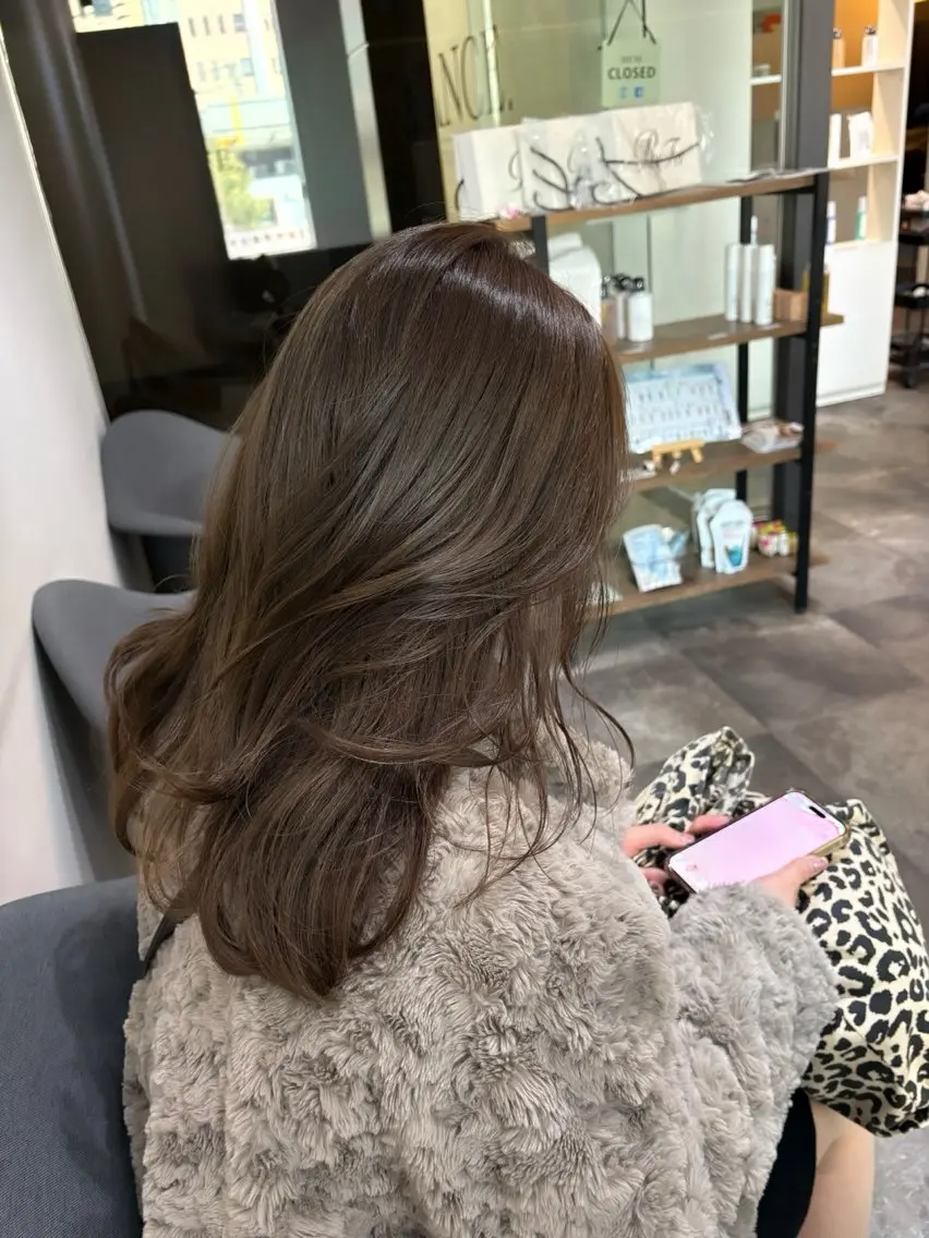 ミディアム カラー ベージュカラー オリーブベージュ レイヤーカット 韓国風style ❤︎ 古庄美月のヘアスタイル