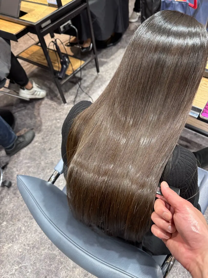 ロング カラー ブリーチ イルミナカラー 髪質改善 縮毛矯正 カット ヘアカラー トリートメント OAK 中目黒のヘアスタイル