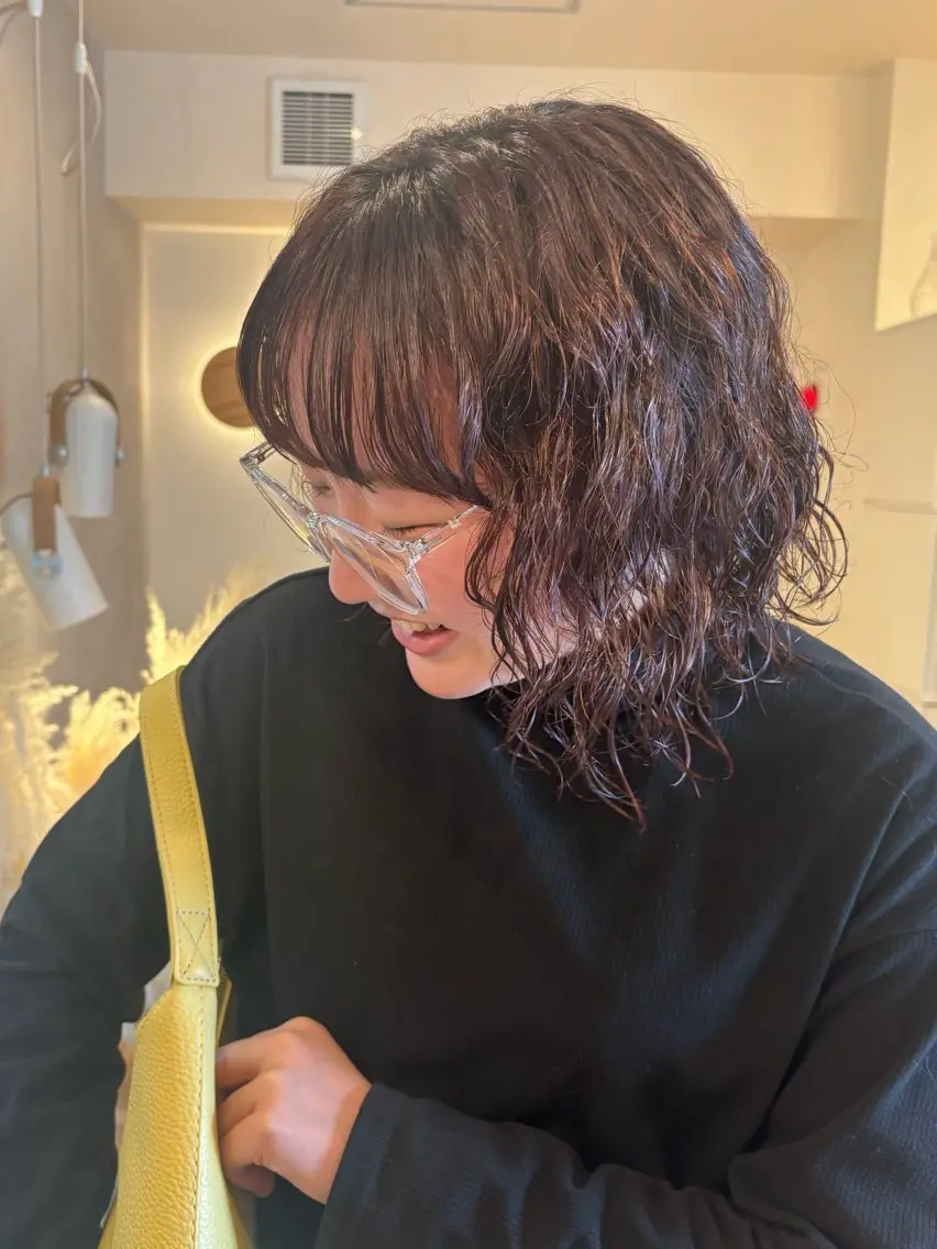 ミディアム パーマ ミディアムパーマ ボブ カット パーマ シンバヒナノ/パーマ レイヤー/髪質改善のヘアスタイル