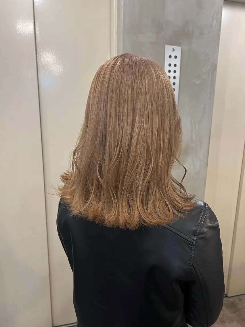 ミディアム カラー ベージュカラー ブリーチ ブラウンカラー 透明感カラー Zina京都河原町 maikaのヘアスタイル