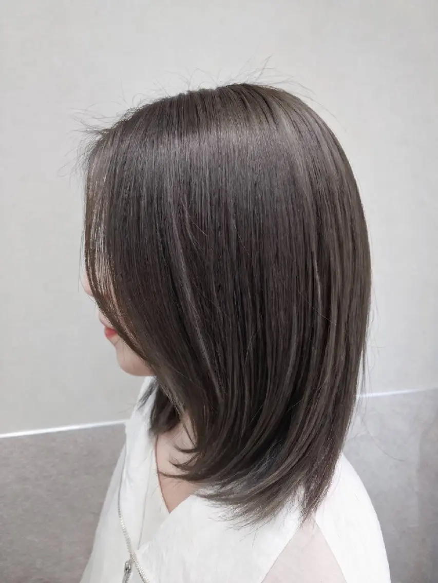 セミロング ケアカラー 縮毛矯正✨艶髪 シノハラ✨髪質改善のヘアスタイル