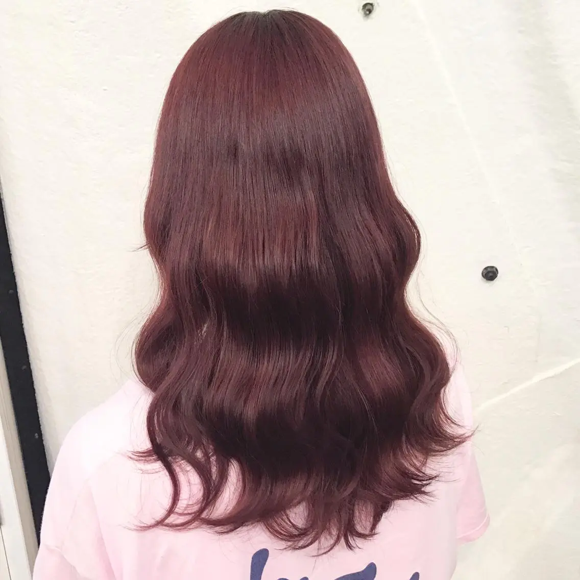 セミロング カラー ブリーチ ピンクカラー レッドカラー K-POP好き美容師 🇰🇷Kai.Yのヘアスタイル