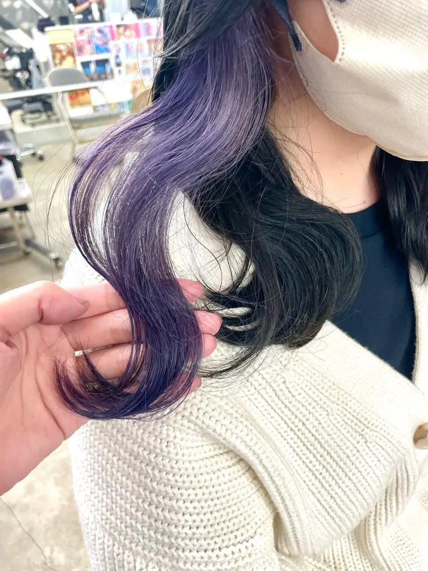 ミディアム カラー インナーカラー 推し ブリーチ 髪質改善のヘアスタイル