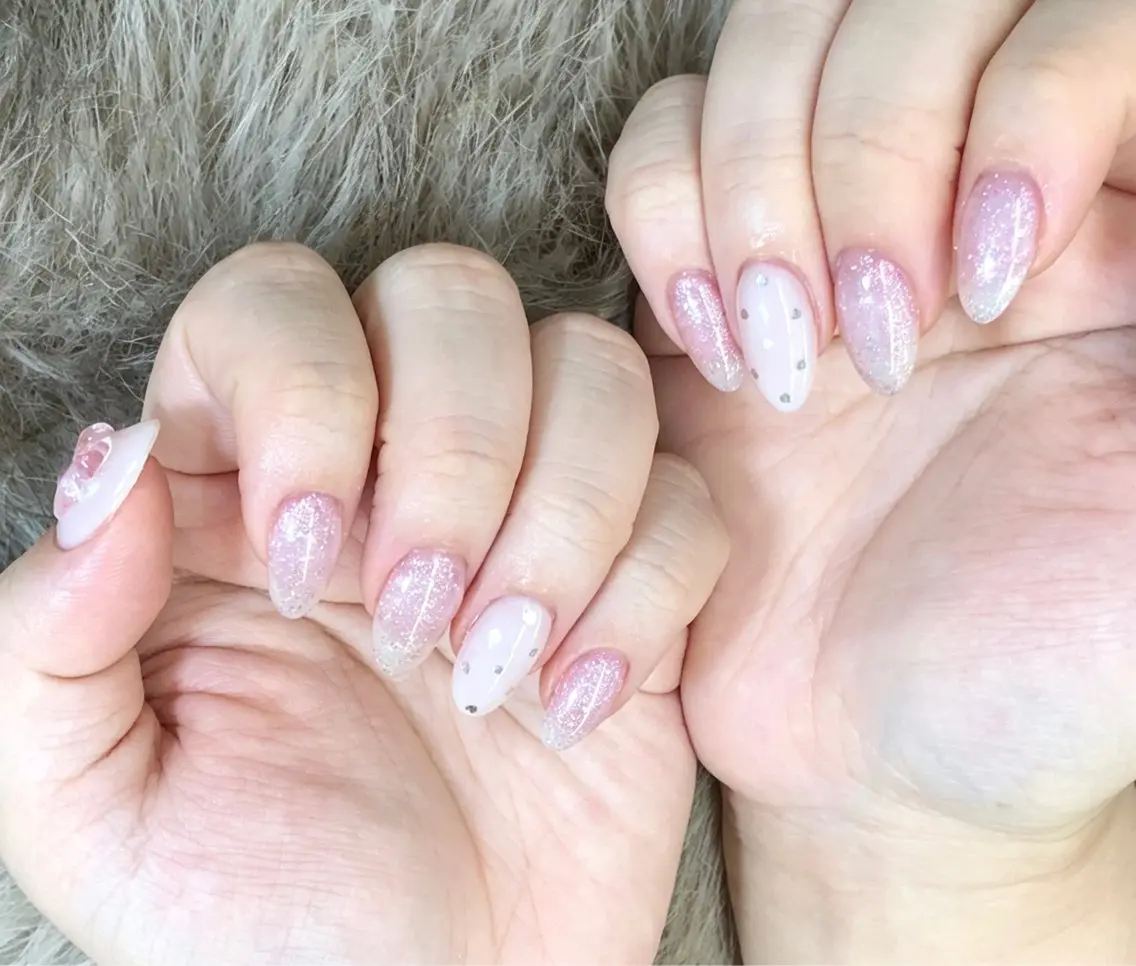 ネイル ハンドネイル Glow Minamiのネイルデザイン