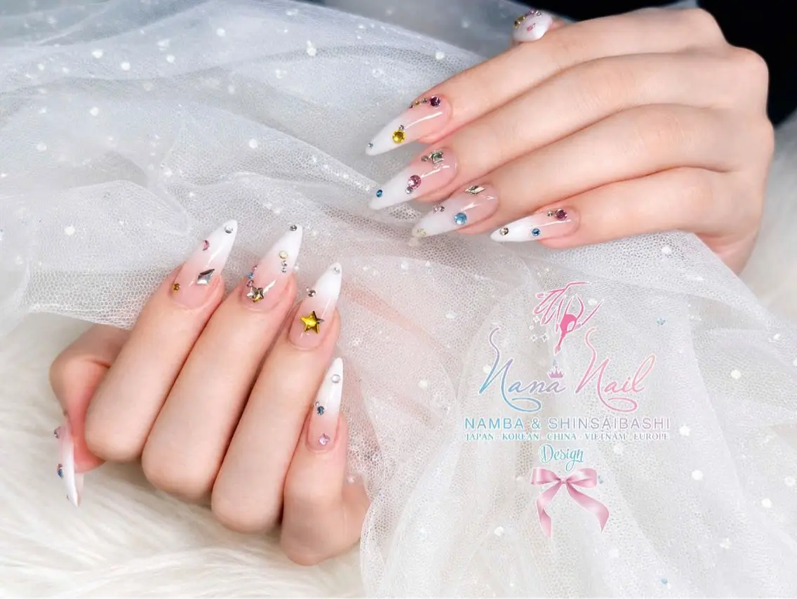 セミロング ハンドネイル Linanail Nambaのマツエク・マツパデザイン