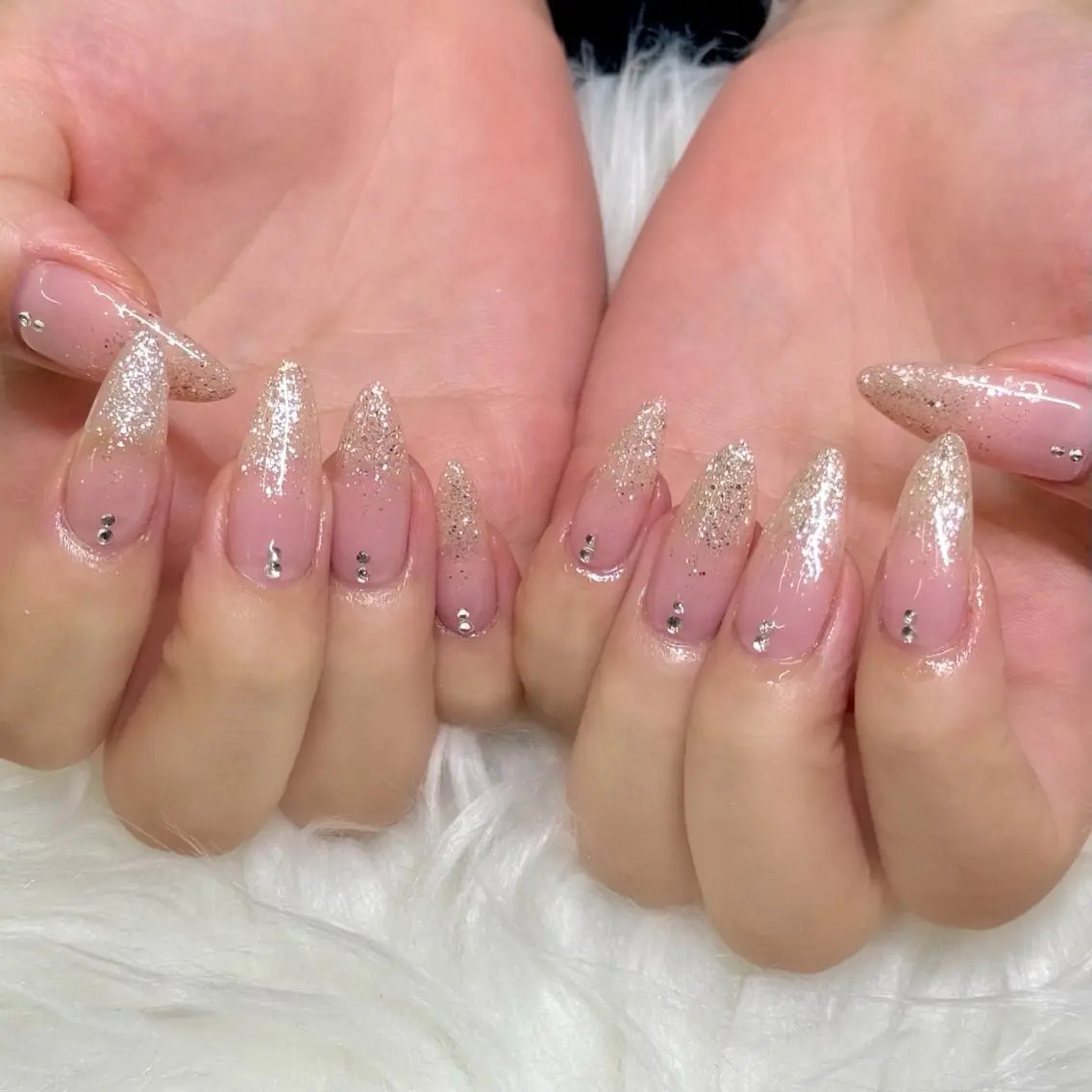 ネイル ラメ(グリッター) ラメグラデーション ストーンネイル ハンドネイル Bianca浦和西口 Takenouchiのネイルデザイン