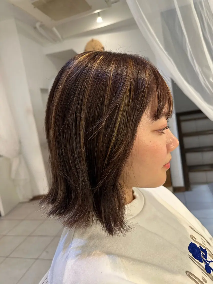 ミディアム カラー ヘアアレンジ ハイライトカラー ボブ ハイライト 外ハネヘア fiorista岡田 まゆこのヘアスタイル