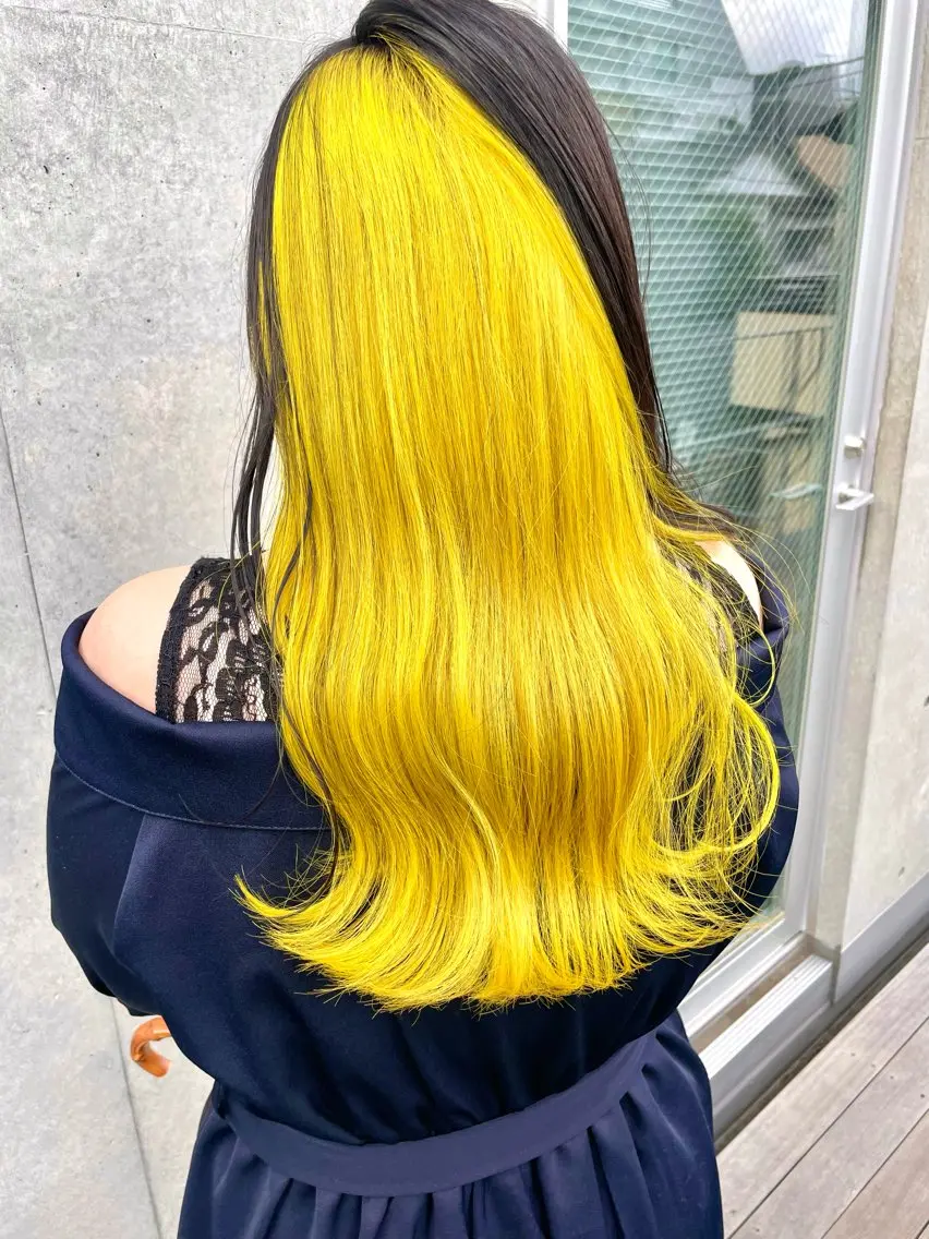 セミロング カラー インナーカラー 推し ブリーチ  髪質改善のヘアスタイル