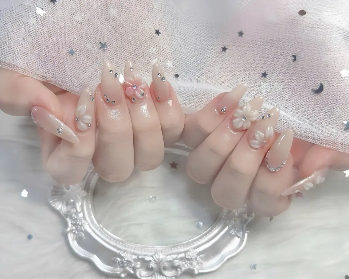 ネイル チークネイル 長さ出し フレンチネイル ジェルネイル グラデーション ハンドネイル THANHTHANH NAILのネイルデザイン