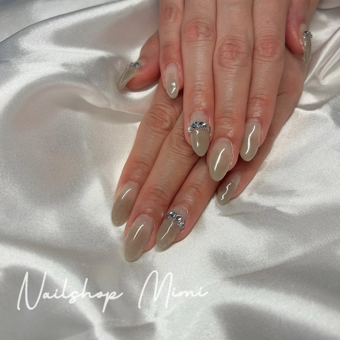 ネイル グラデーション オフィスネイル ハンドネイル Nailshop Mimiのネイルデザイン