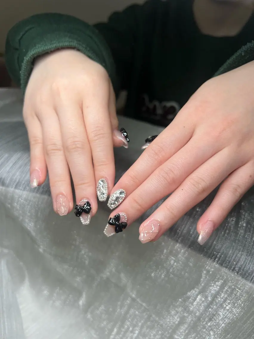 ネイル 長さ出し グラデーション 卒業式 キラキラネイル マグネットネイル Lee Nails チップ長さだし専門店のネイルデザイン