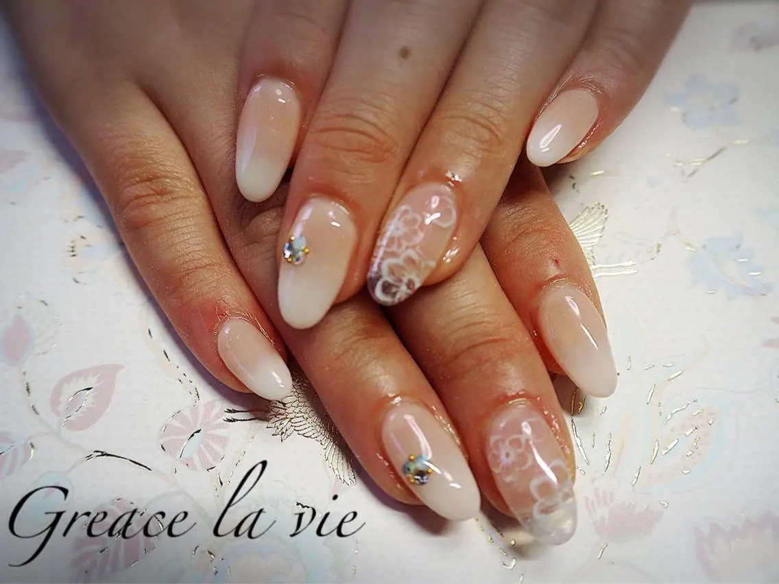 ロング ネイル フラワーネイル Greace  la vieのネイルデザイン