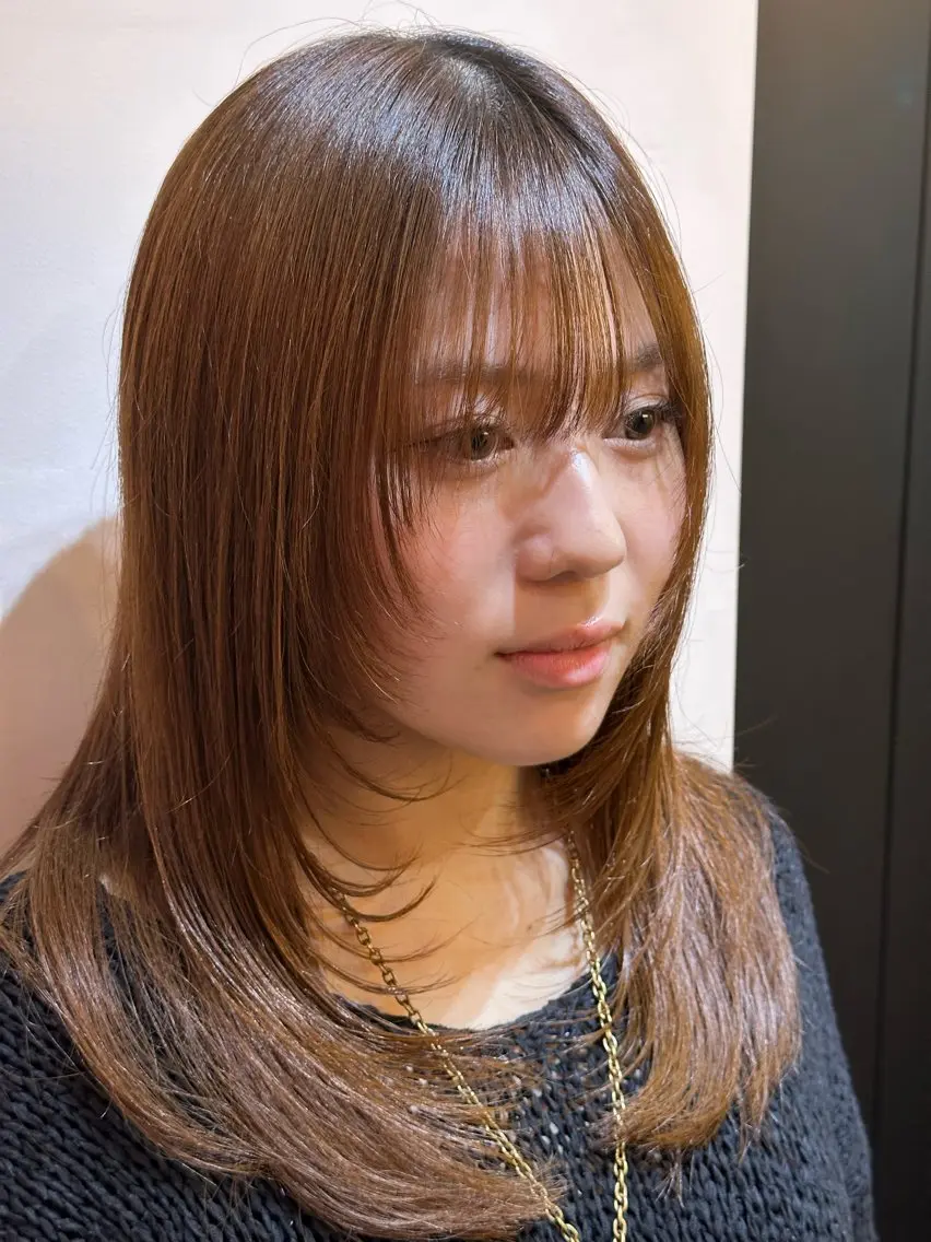 セミロング カット ヘアカラー 似合わせひなた🐥 elima調布のヘアスタイル