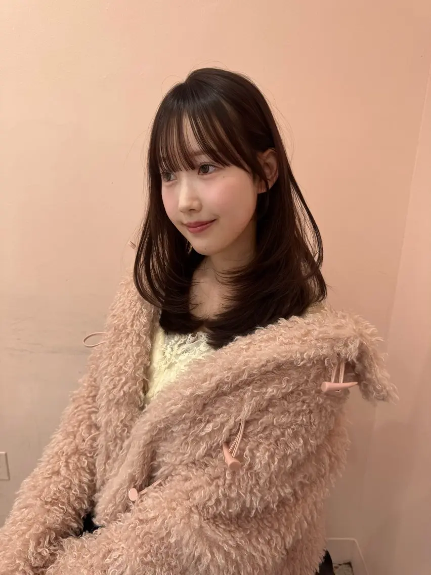 ミディアム ケアカラー くびれヘア 顔まわりレイヤー 顔周りカット 韓国風ヘア カット ヘアカラー トリートメント 顔周り/透明感カラー REINA𓍯のヘアスタイル