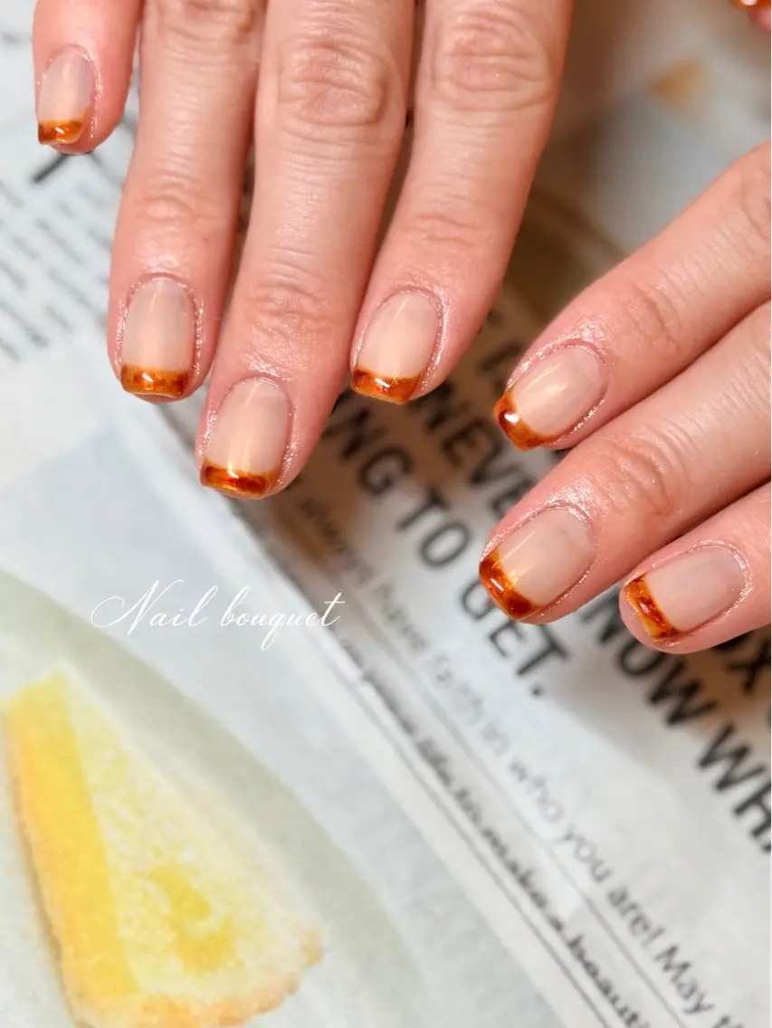 ネイル べっ甲ネイル カジュアル フレンチネイル ガーリー キラキラネイル ハンドネイル Nail bouquetのネイルデザイン