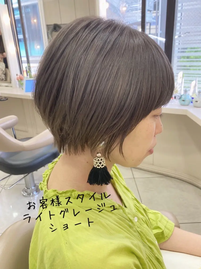 ショート カット ヘアカラー 縮毛矯正 トリートメント ヘッドスパ ヘアセット あやかショート 白髪ぼかしのヘアスタイル