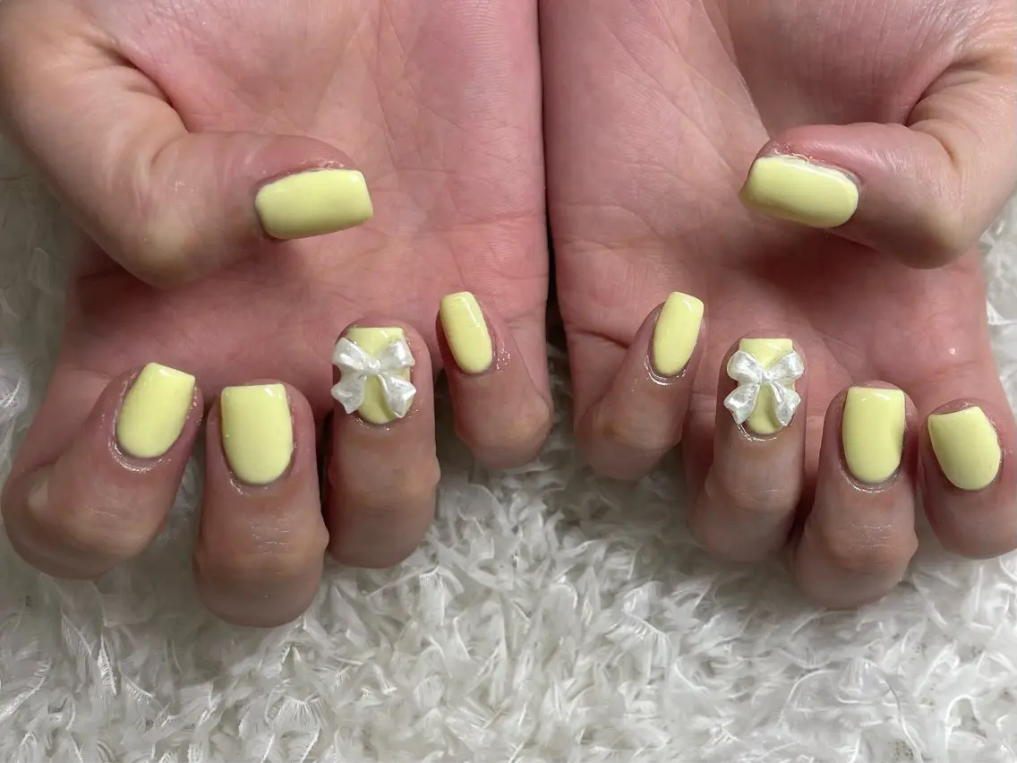 【オフなし】リボン🎀、ストーン埋め尽くし💎ビジューネイルの写真