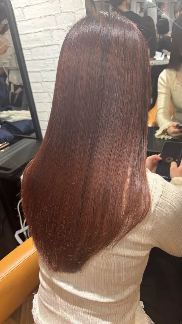 ロング カラー ヘアカラー 新開 羽音のヘアスタイル