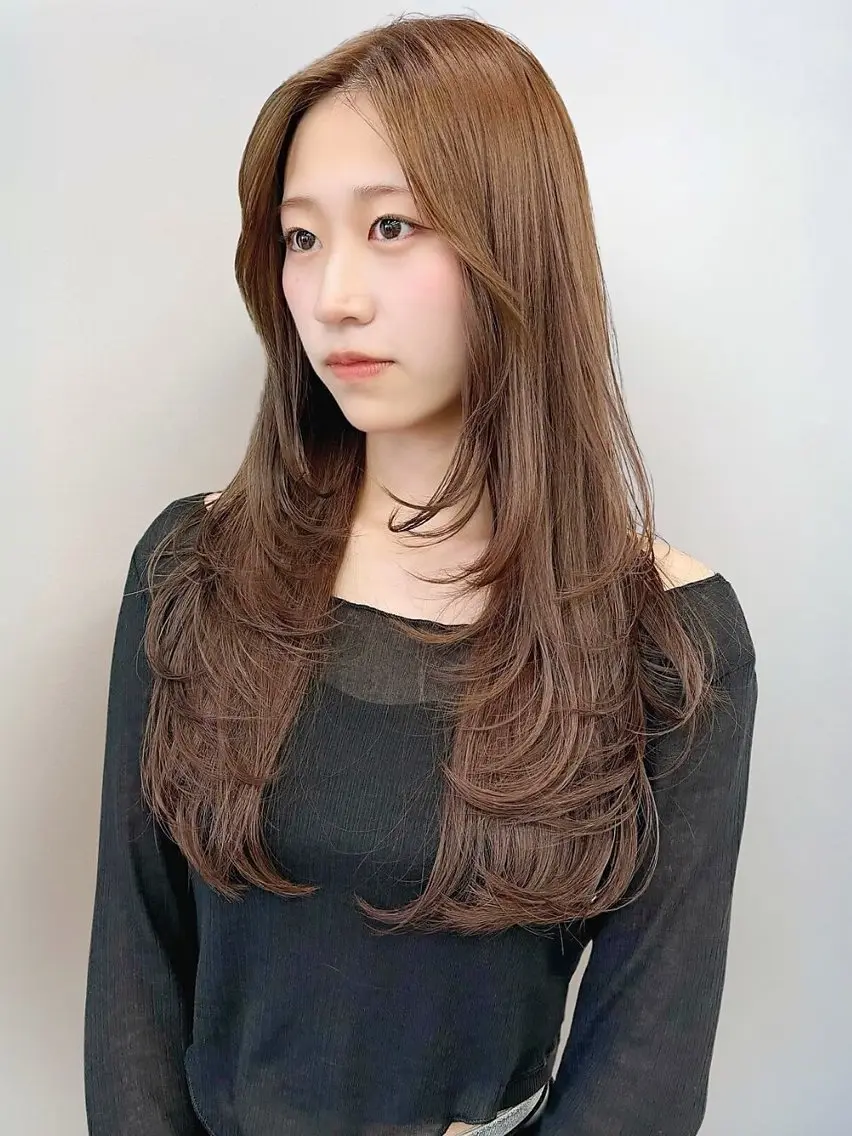 ロング カラー カット ヘアカラー トリートメント 足立 七彩のヘアスタイル